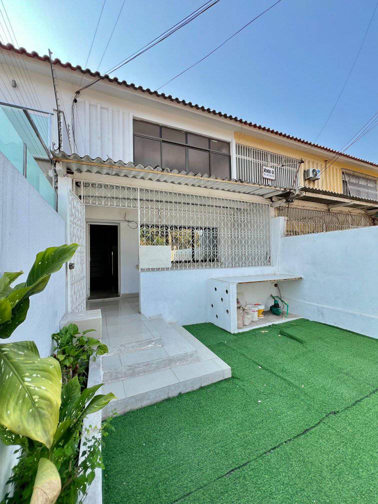 vivenda V3 mobilada na Rua da Índia