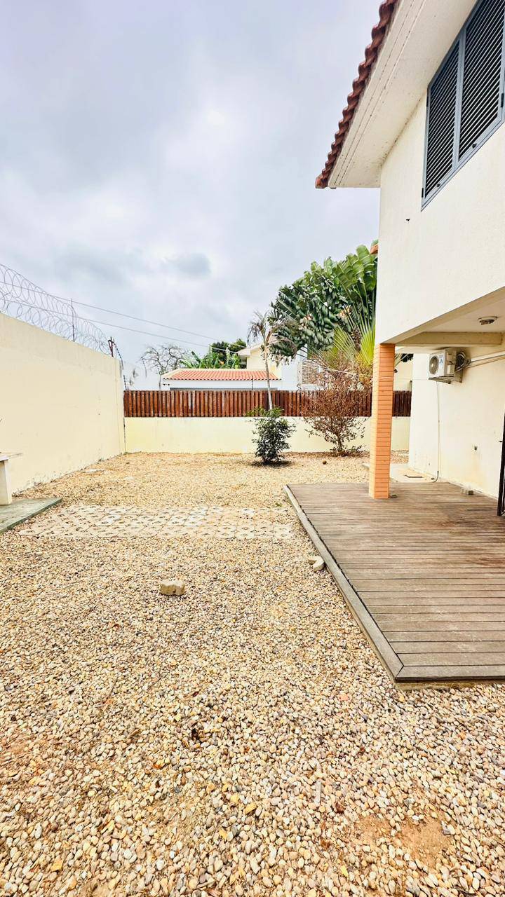 Vivenda V3 duplex no Condomínio Vila Sol – Talatona